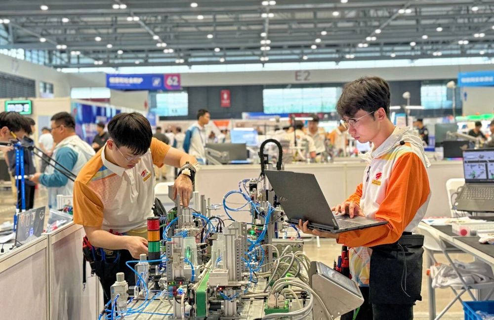 64bc2b3a2d01e5d7f171cf390a4a4eb5