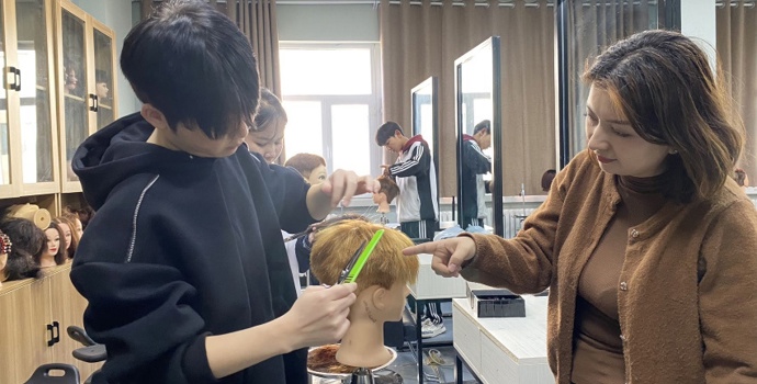 锤炼专业技能，奠基职业素养