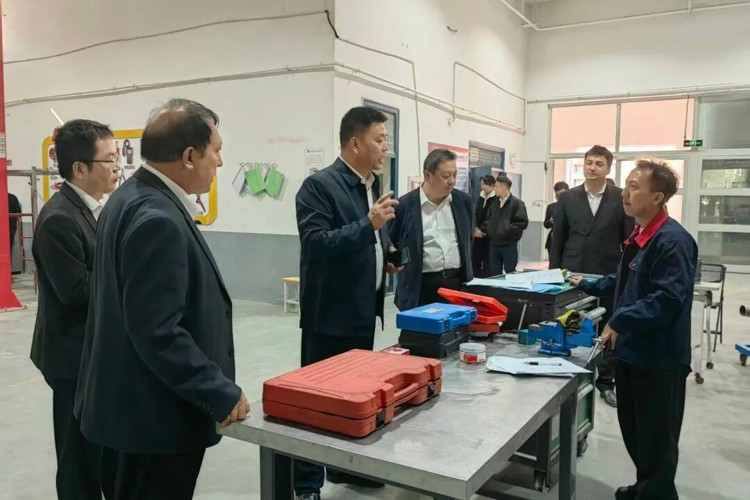 伊犁技师培训学院赴巴楚县开展学习交流