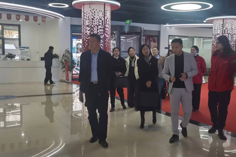 2025年12月2日赴亚欧商品霍尔果斯集散中心调研