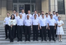 汽车工程系教师合影