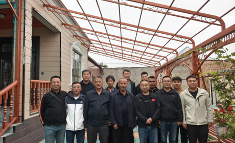 汽车工程系党支部举办“薪火相传，逐梦前行”送老迎新主题党日活动