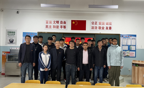 汽车工程系开展“三进两联一交友”活动 师生结对共筑成长桥梁