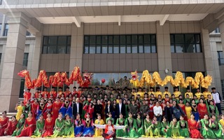 民族团结，共绘华章